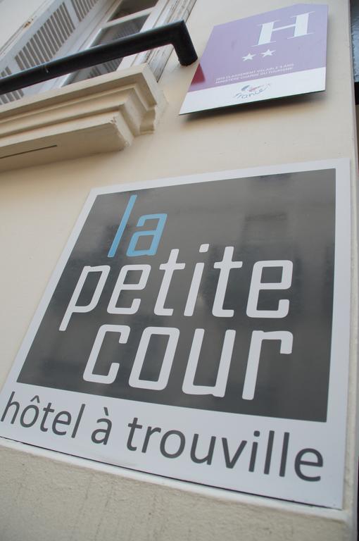 滨海图维列 La Petite Cour酒店 外观 照片